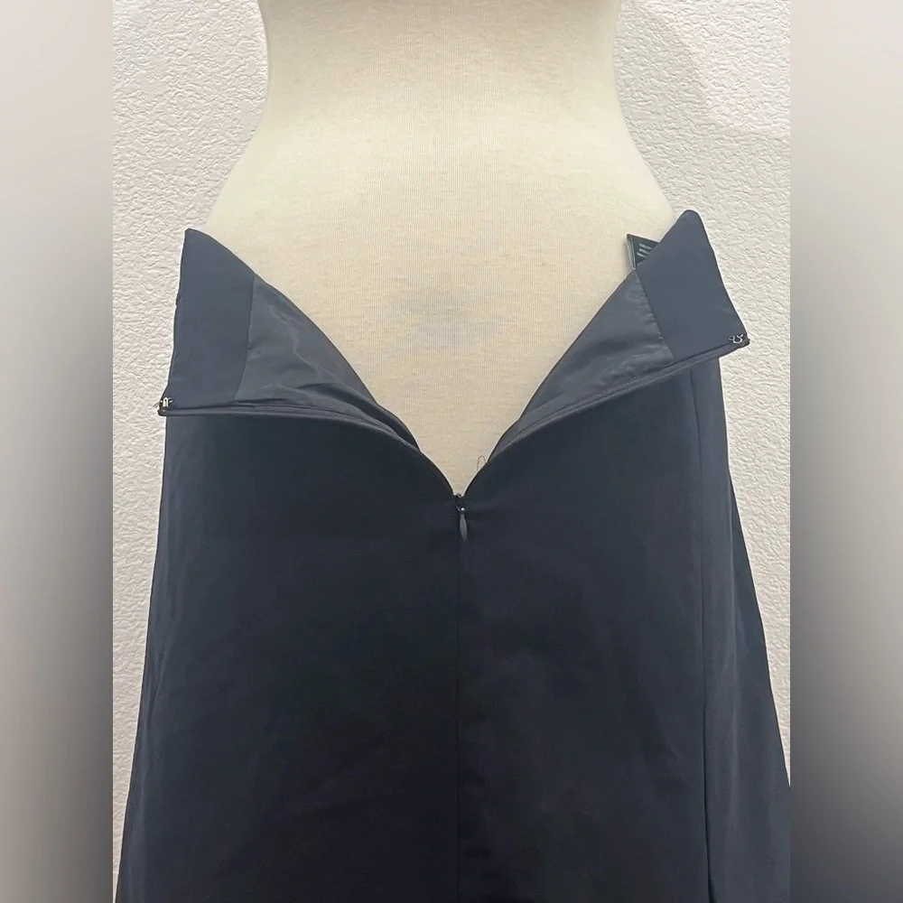 OOBE 8 Black Lined Knee-Length Straight‎ Skirt with Double Slit and Pocket.